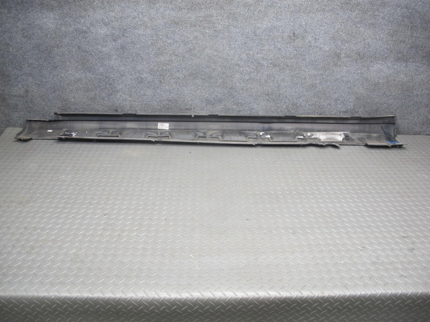 2015-2018 Porsche Macan 95B Side Skirt Rocker Panel Molding Mount Bracket Set