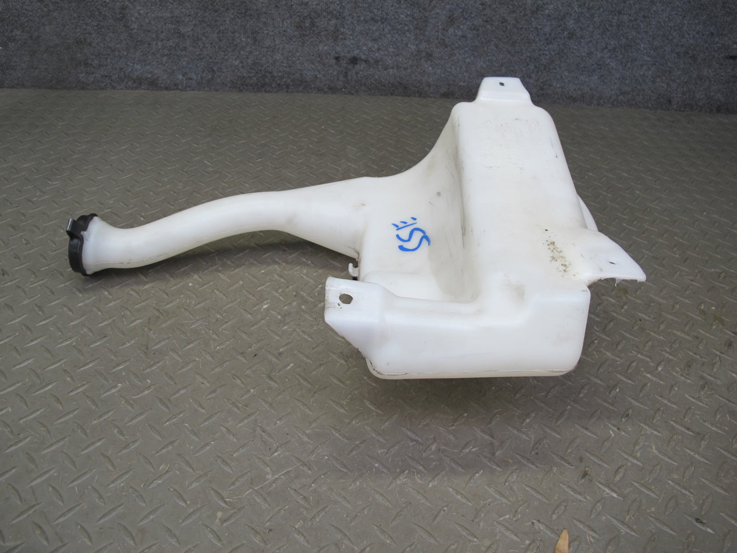 07-10 Saturn SKY Pontiac Solstice Windshield Washer Fluid Reservoir w Pump OEM