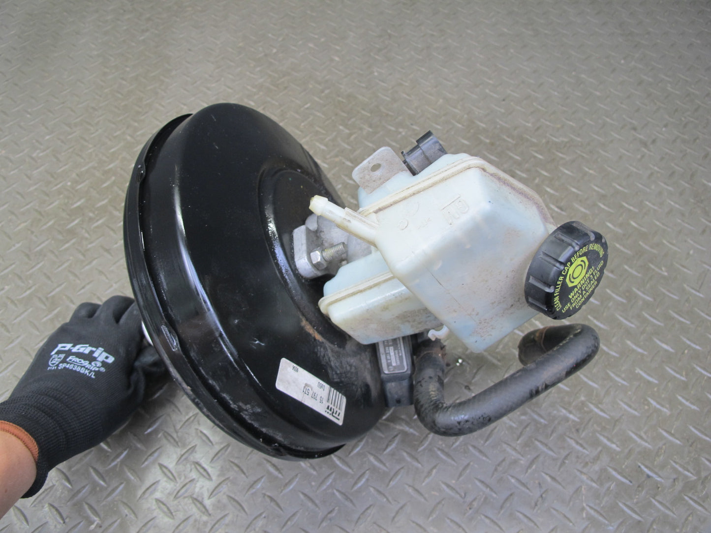 07-10 Saturn SKY Solstice Brake Master Cylinder Booster Fluid Reservoir 88K OEM