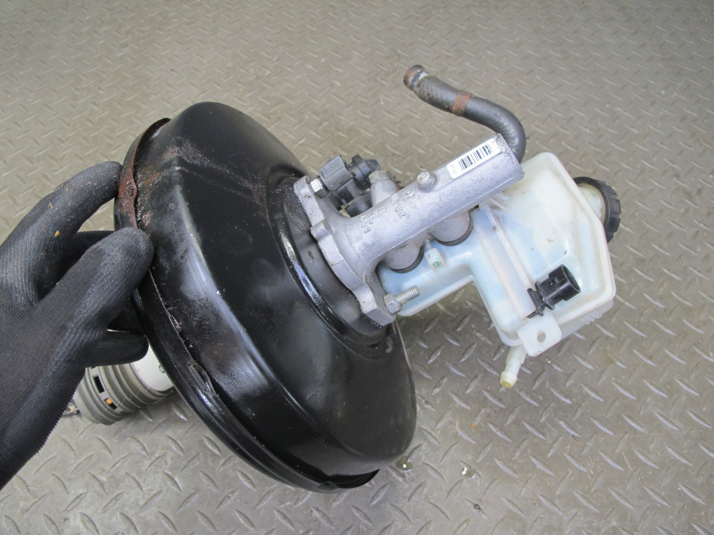 07-10 Saturn SKY Solstice Brake Master Cylinder Booster Fluid Reservoir 88K OEM