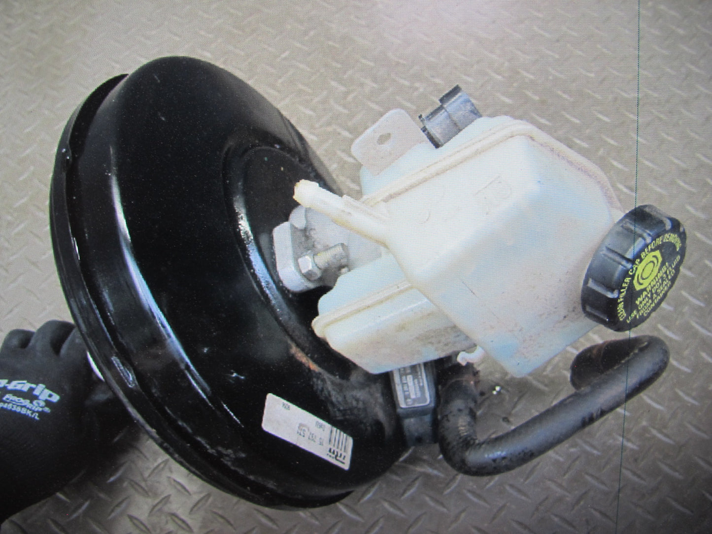 07-10 Saturn SKY Solstice Brake Master Cylinder Booster Fluid Reservoir 88K OEM