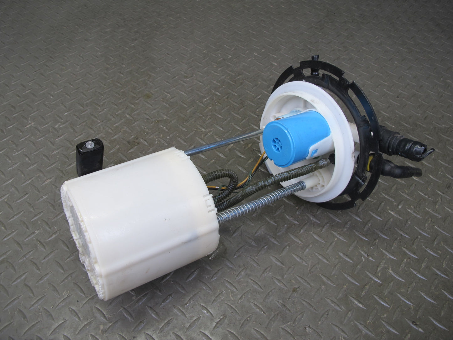 07-10 Saturn SKY Redline 2.0L Turbo Fuel Pump Level Sensor Assembly 15868349 OEM