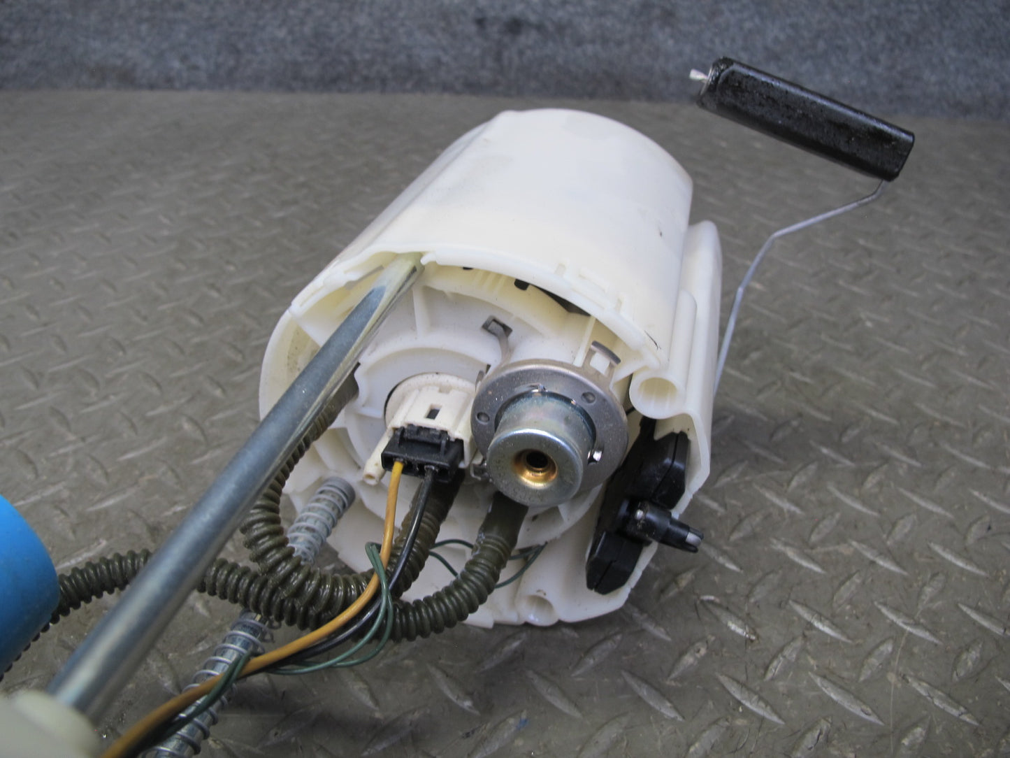 07-10 Saturn SKY Redline 2.0L Turbo Fuel Pump Level Sensor Assembly 15868349 OEM