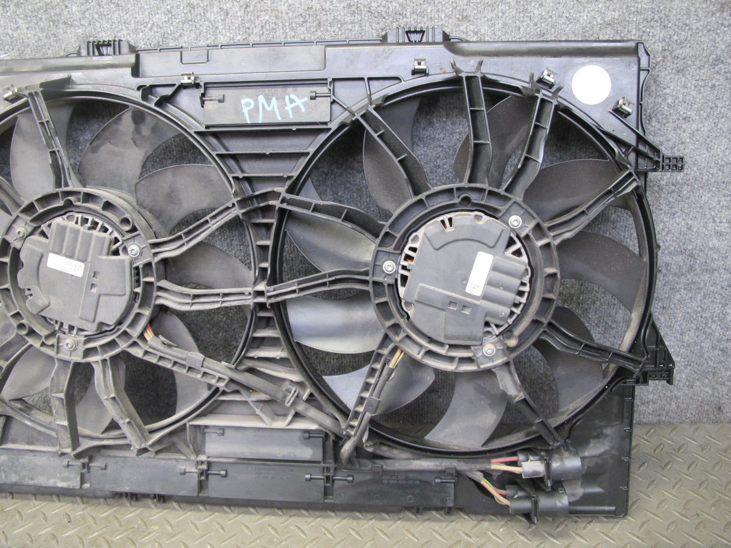 2015-2018 Porsche Macan 3.0L 3.6L Engine Cooling Fan Motor Shroud 95B121207