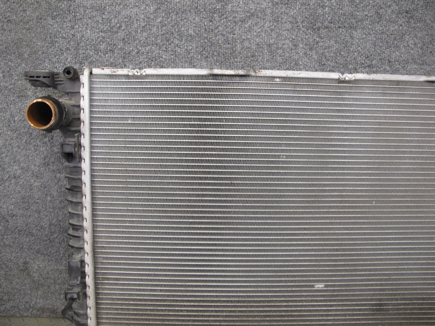 2015-2021 Porsche Macan S 3.0L Engine Cooling Radiator 8K0121251AA