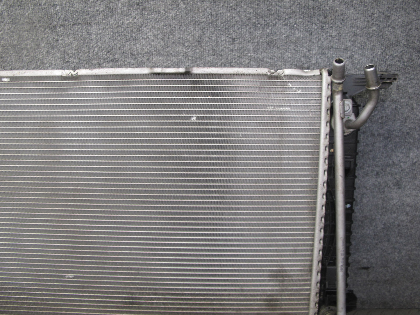 2015-2021 Porsche Macan S 3.0L Engine Cooling Radiator 8K0121251AA