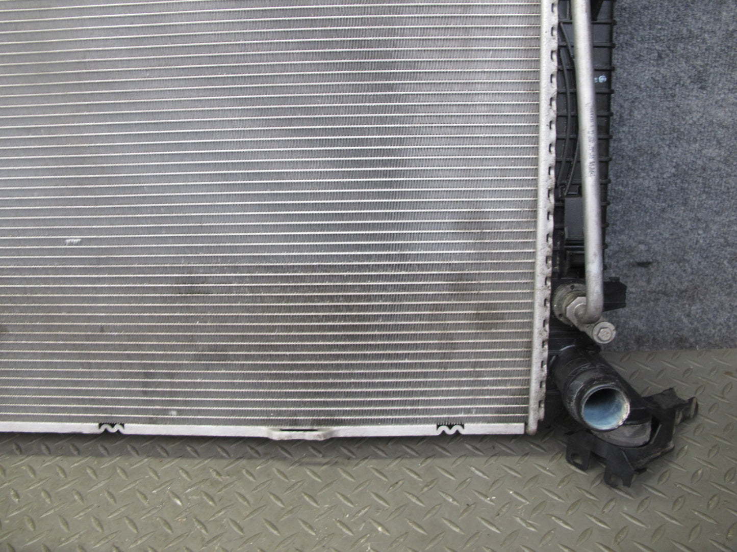 2015-2021 Porsche Macan S 3.0L Engine Cooling Radiator 8K0121251AA
