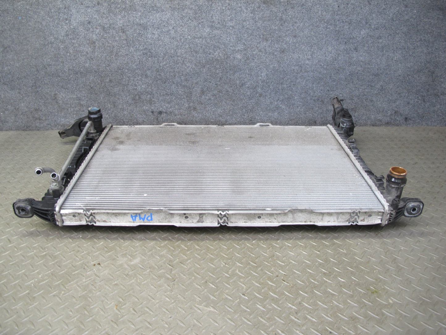 2015-2021 Porsche Macan S 3.0L Engine Cooling Radiator 8K0121251AA