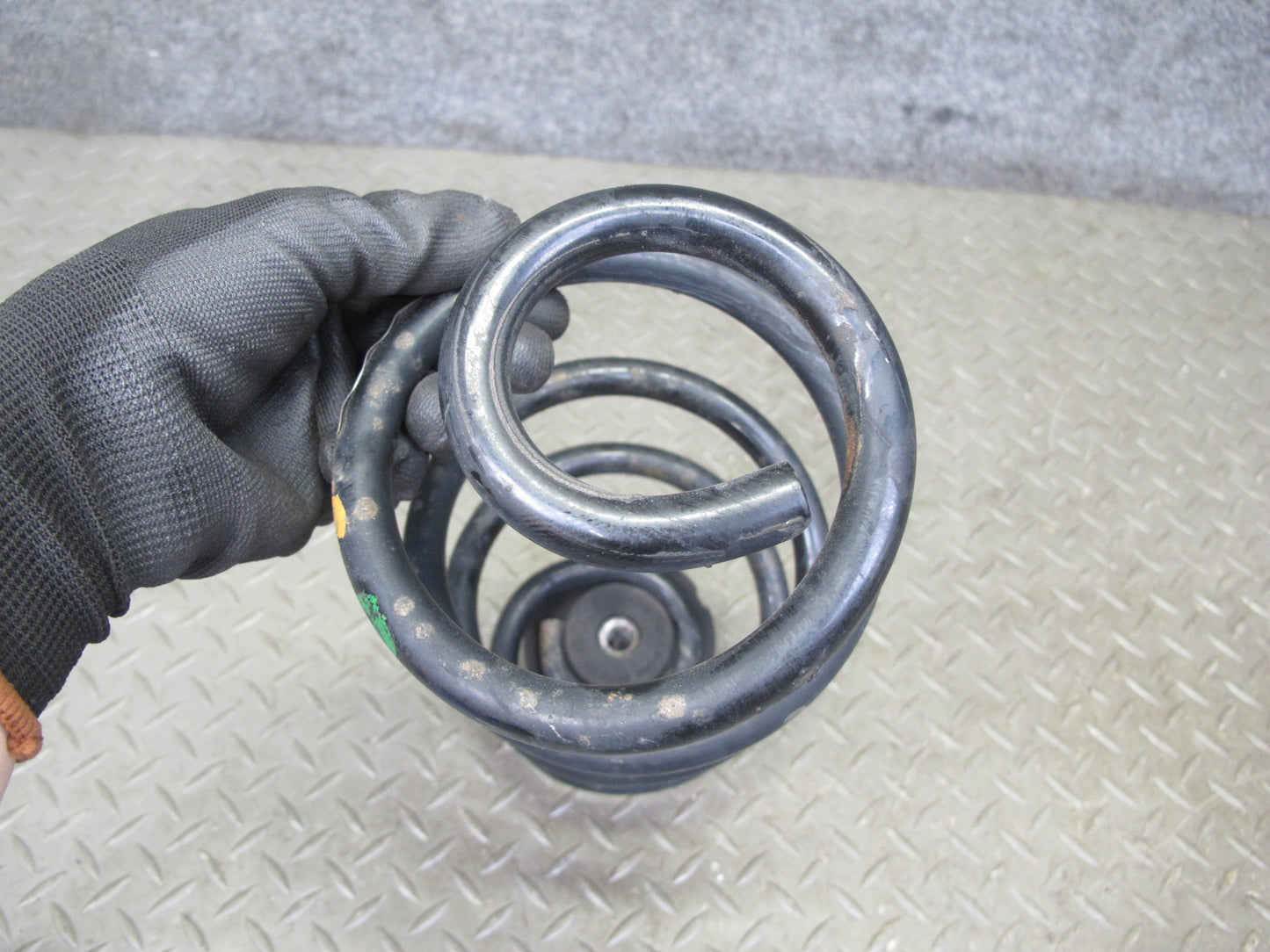 2015-2018 Porsche Macan Rear Left & Right Coil Spring Set of 2 95B511115A