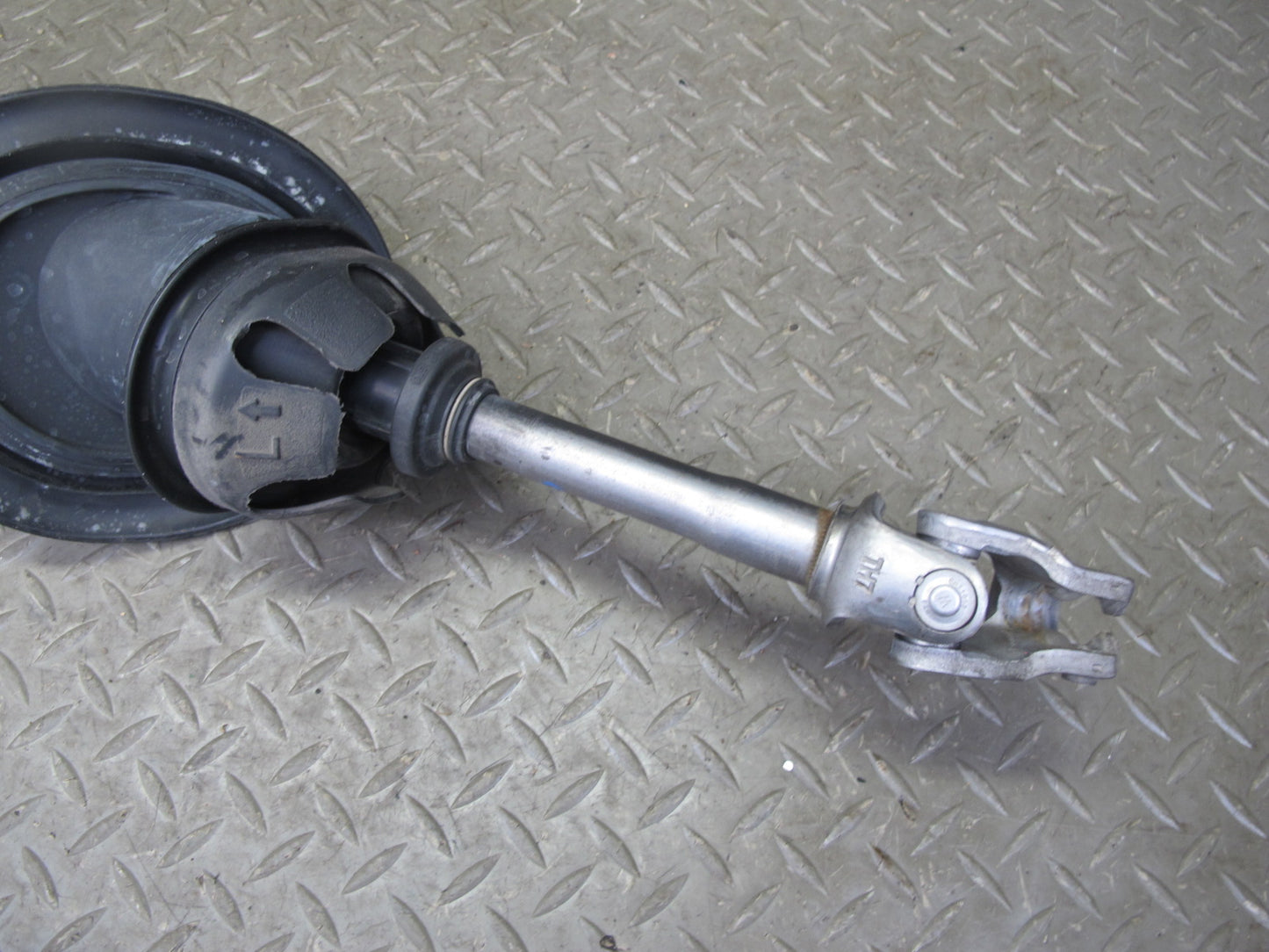 2015-2018 Porsche Macan Steering Column Intermediate U Joint Shaft 95B419753