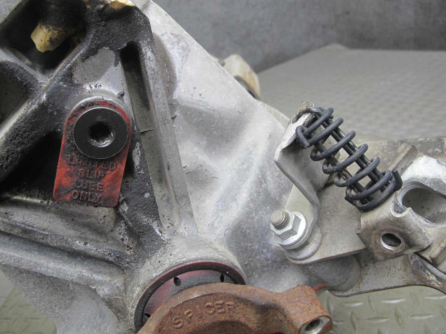88-96 Chevrolet Corvette C4 A/T Dana 36 Rear Differential Carrier 2.59 Ratio OEM