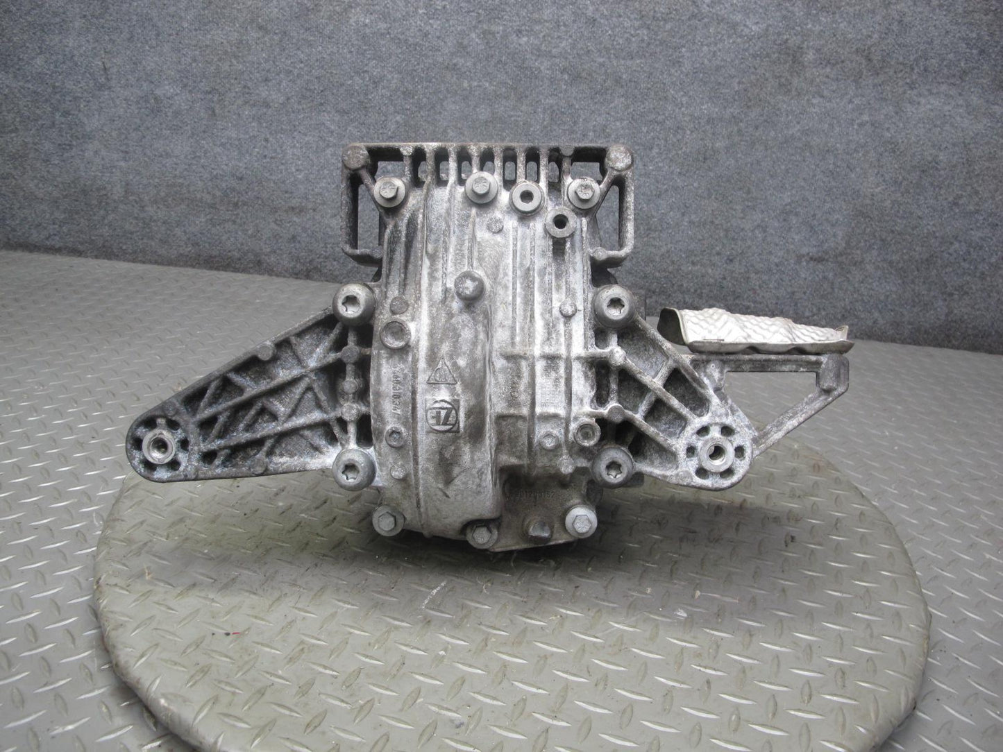 2015-2018 Porsche Macan S 3.0 AWD Rear Axle Differential Carrier 95B525015F 126k