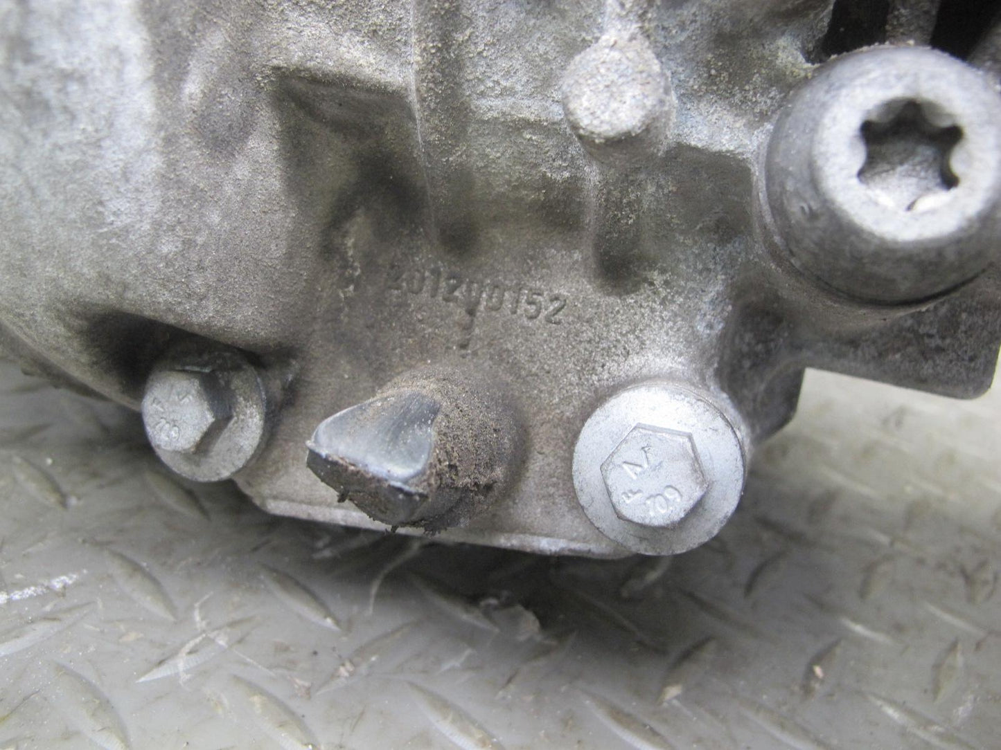 2015-2018 Porsche Macan S 3.0 AWD Rear Axle Differential Carrier 95B525015F 126k