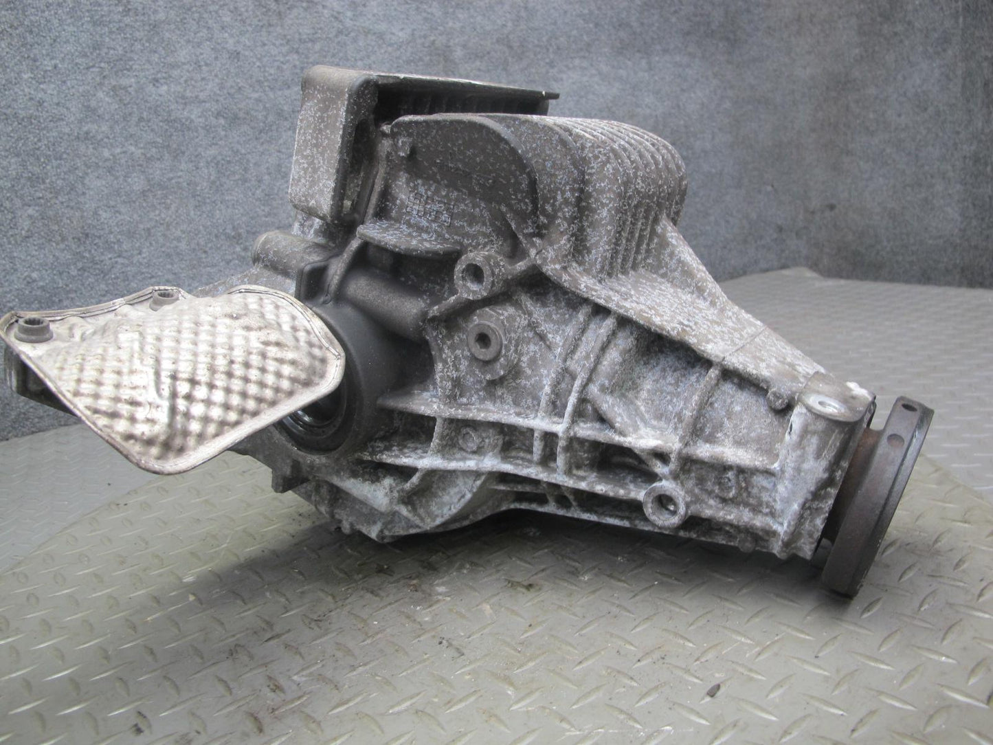 2015-2018 Porsche Macan S 3.0 AWD Rear Axle Differential Carrier 95B525015F 126k