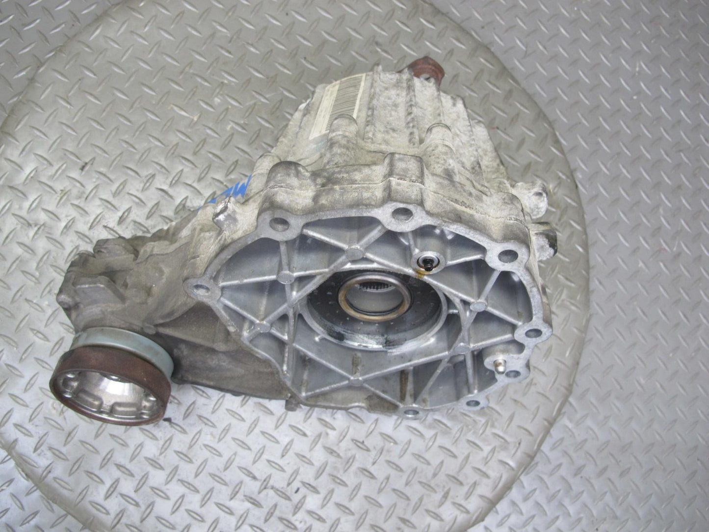 2017-2020 Maserati Levante M161 3.0L AWD Transfer Case Box w Motor 670038072