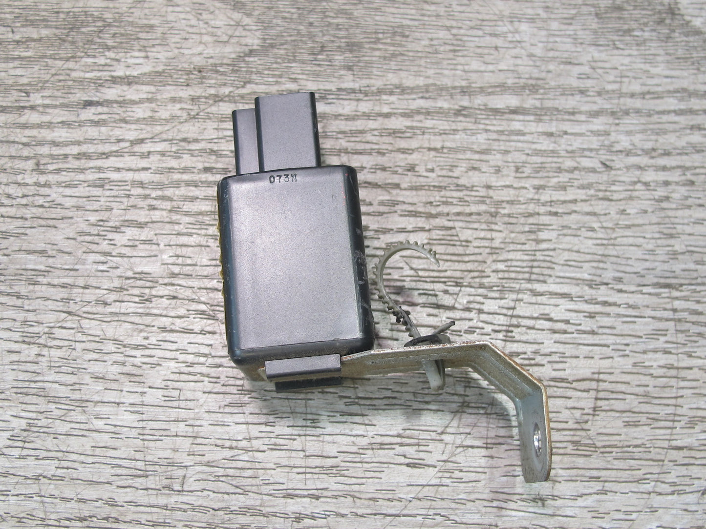 90-96 Nissan 300ZX Turn Signal Hazard Emergency Flasher Relay 25731-89960 OEM