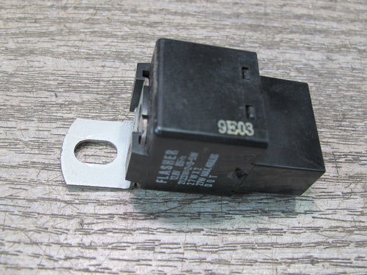 00-05 Toyota MR2 Spyder ZZW30L Flasher Relay Module 81980-17010 OEM