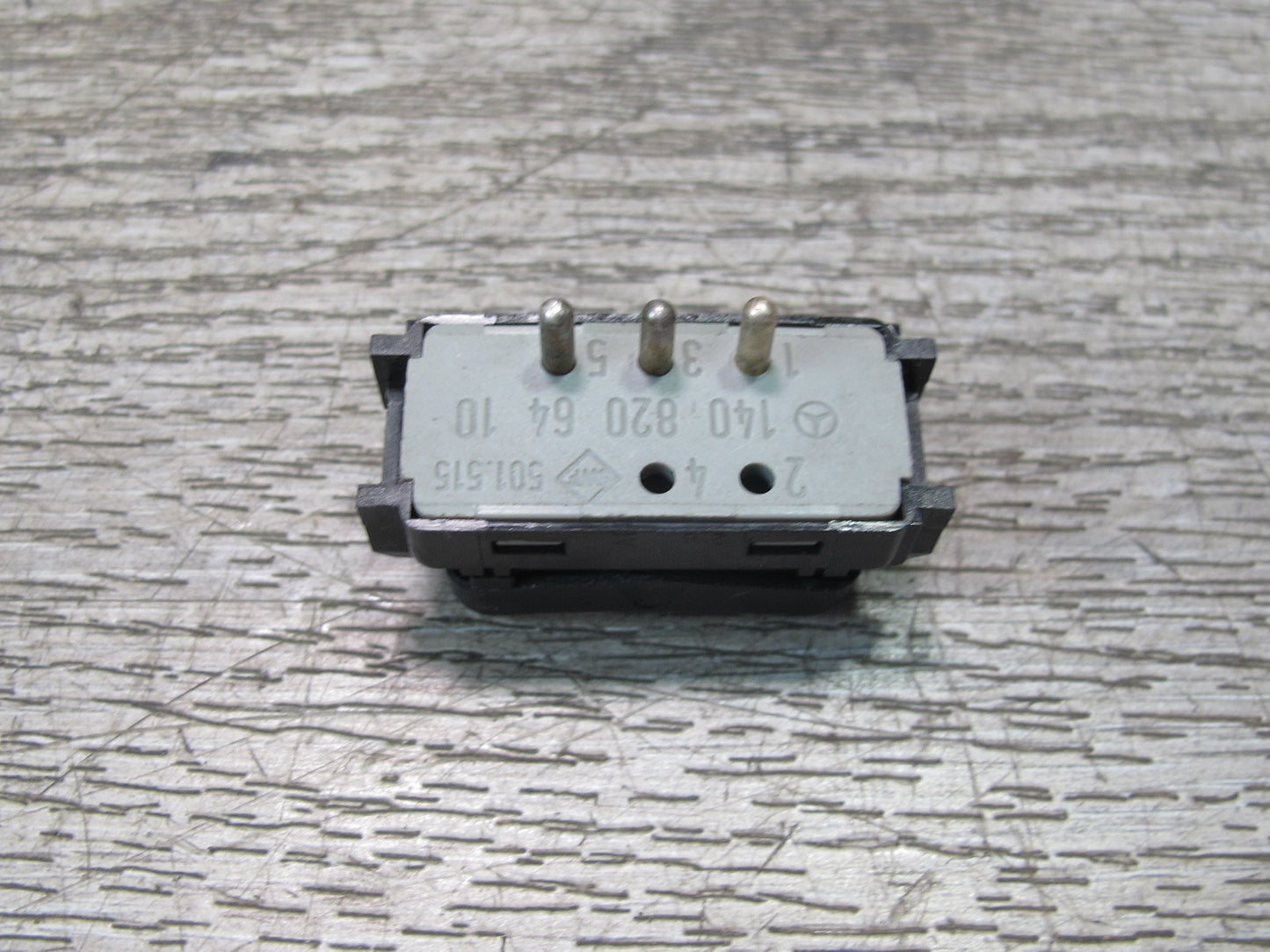 96-99 Mercedes W140 C140 CL Coupe Seat Belt Feeder Button Switch 1408206410 OEM