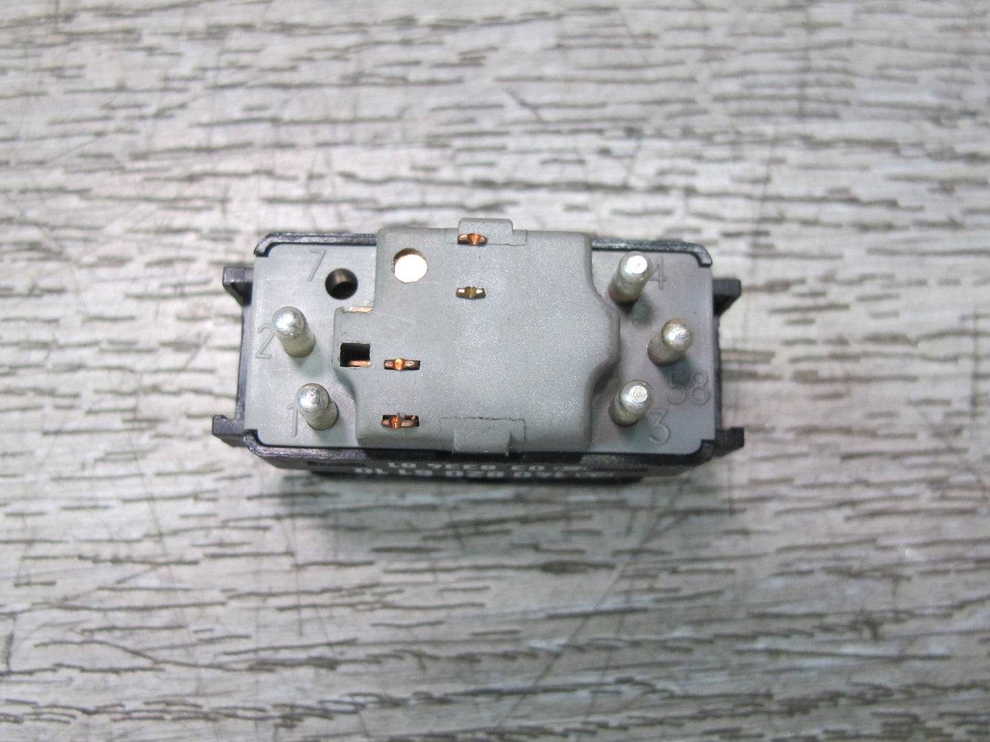 96-99 Mercedes W140 C140 CL Coupe Rear Window Roller Blind Shade Switch OEM