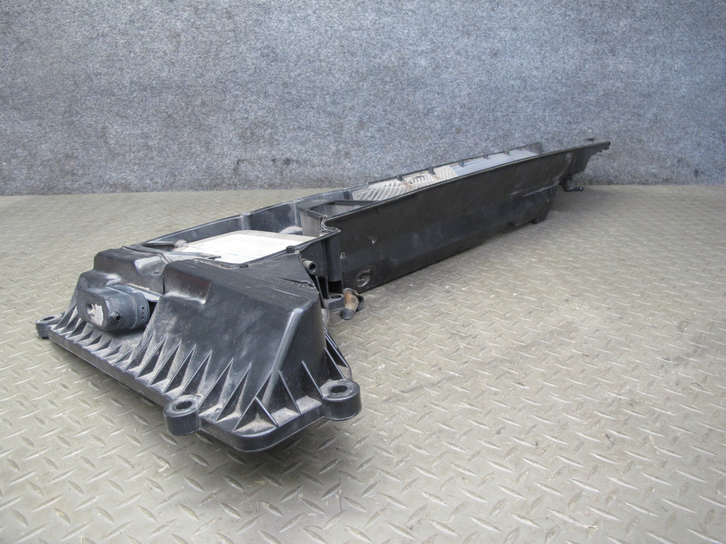 96-99 Mercedes W140 C140 Cl-class Coupe Set of 2 Front Wiper Cowl Trim Panel OEM