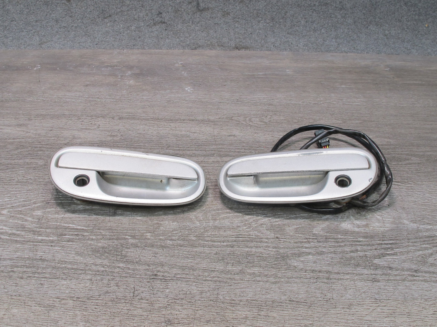 90-91 Nissan Z32 300ZX Set of 2 Left & Right Door Exterior Handle Silver OEM