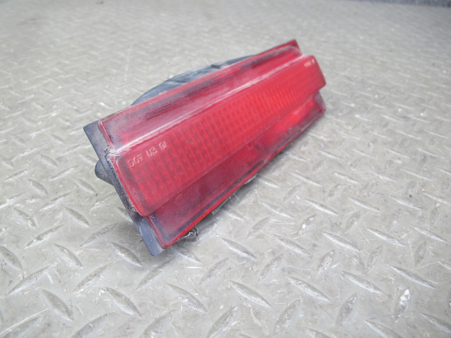 91-96 Chevrolet Corvette C4 Rear Center 3RD Brake Light 16514080 OEM