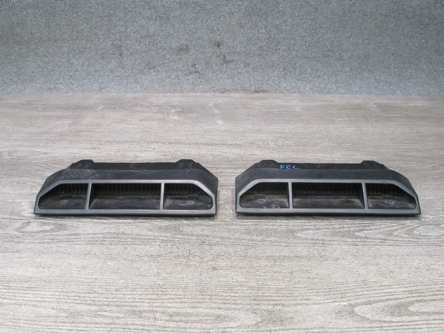 96-99 Mercedes W140 C140 Cl-class Set of 2 Rear Floor Air Vent Duct Tube OEM
