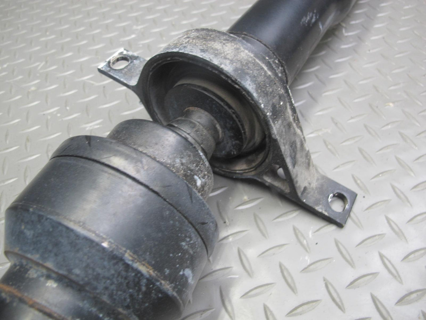 2017-2020 Maserati Levante M161 AWD 3.0L Rear Drive Shaft Driveshaft