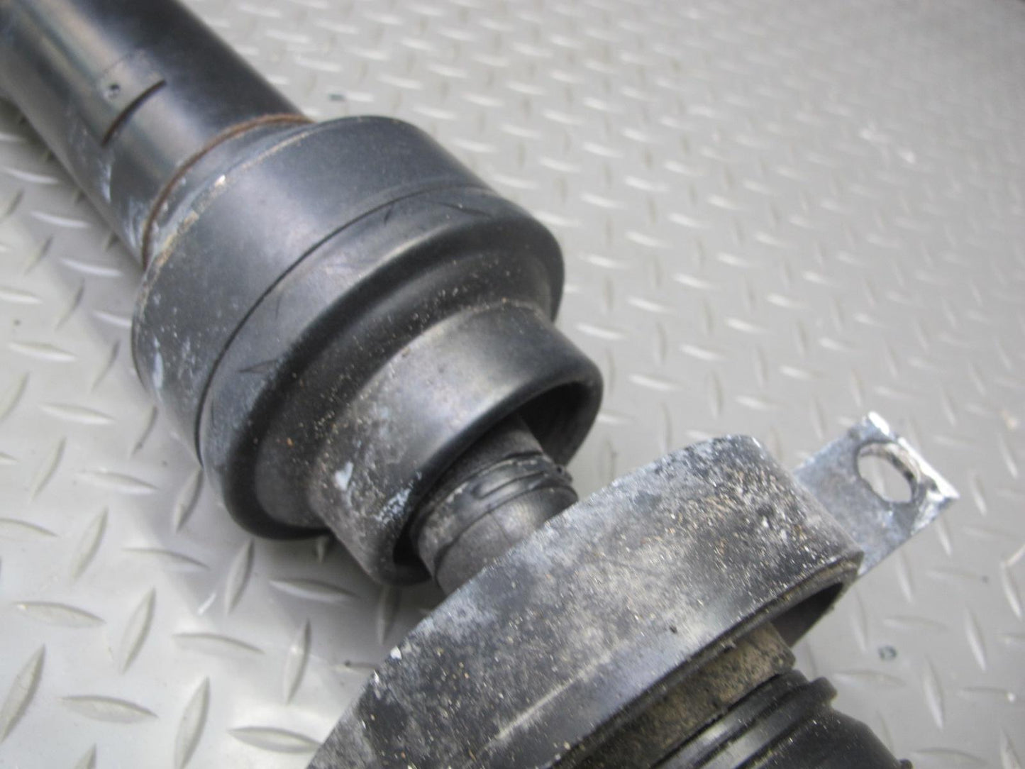 2017-2020 Maserati Levante M161 AWD 3.0L Rear Drive Shaft Driveshaft