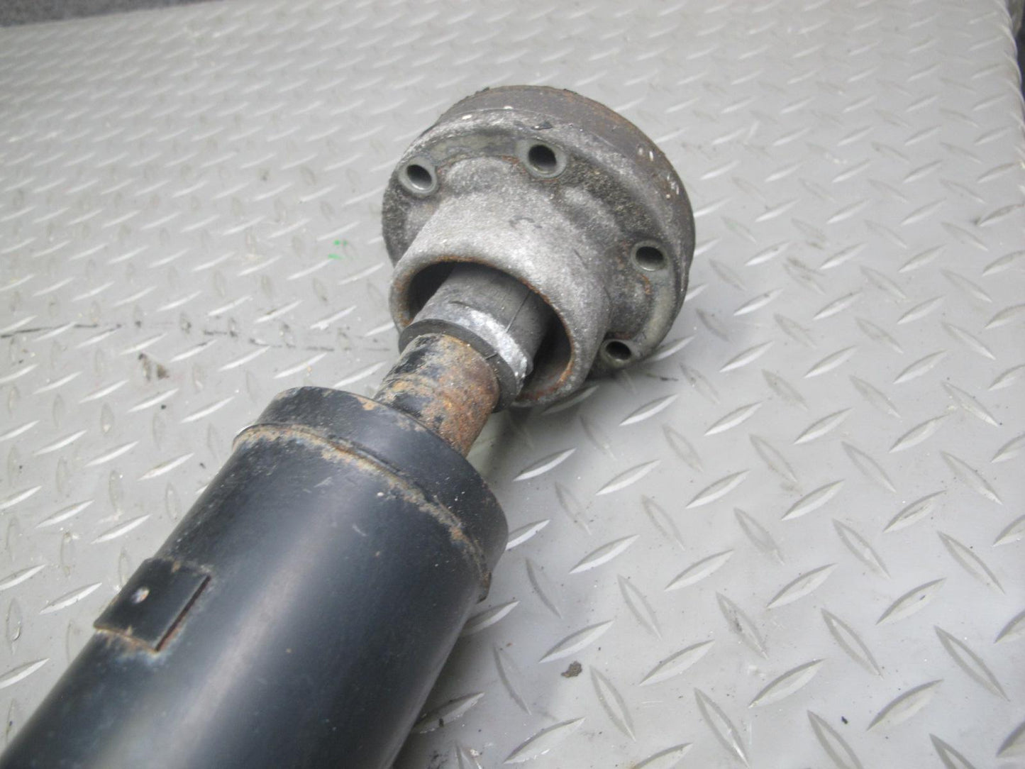 2015-2016 Porsche Macan 3.0L 3.6L AWD Rear Driveshaft Drive Shaft 126K 95B521101