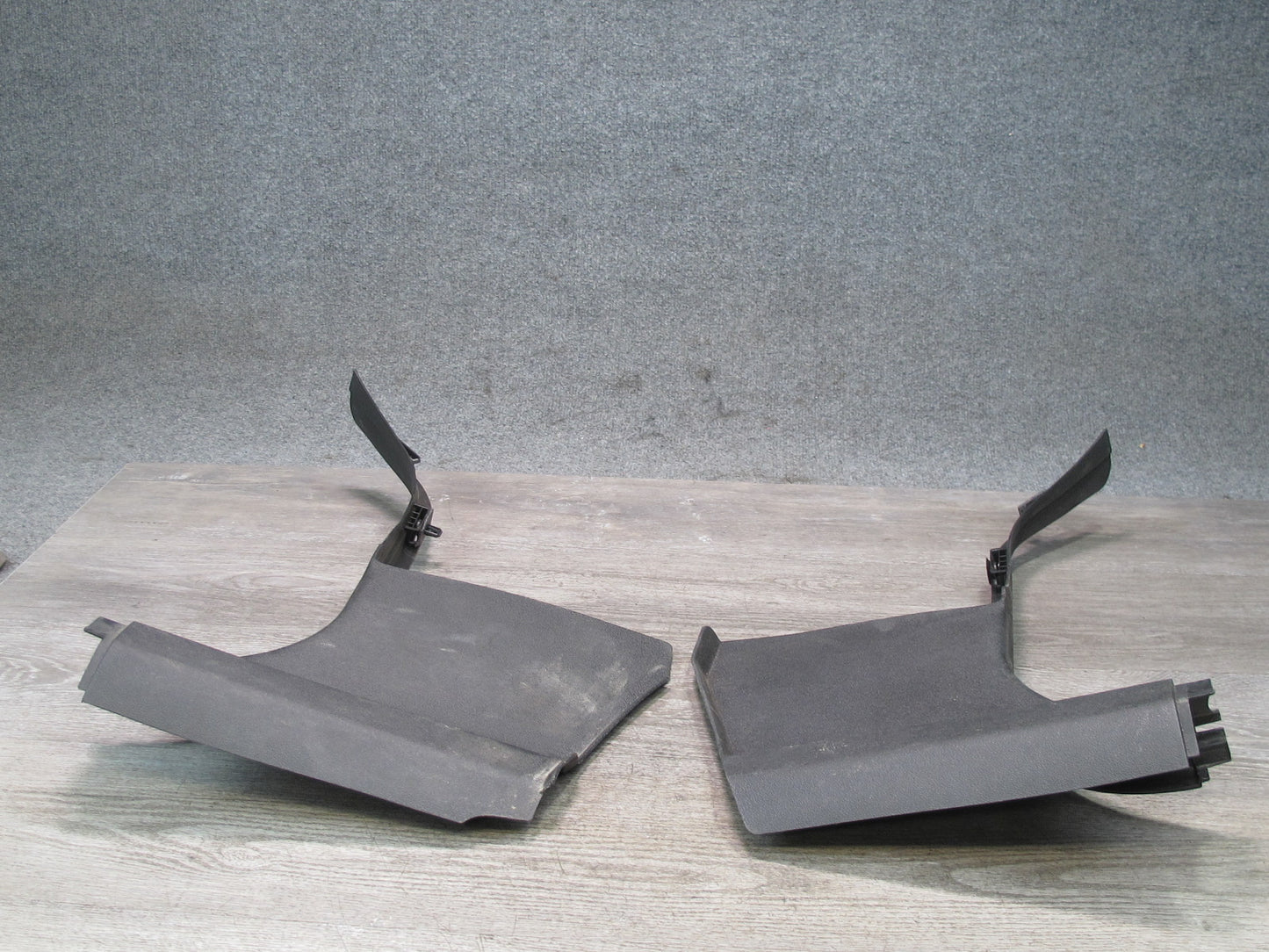 07-10 Saturn SKY Pontiac Solstice Set of 2 Front Kick Trim Cover Panel OEM