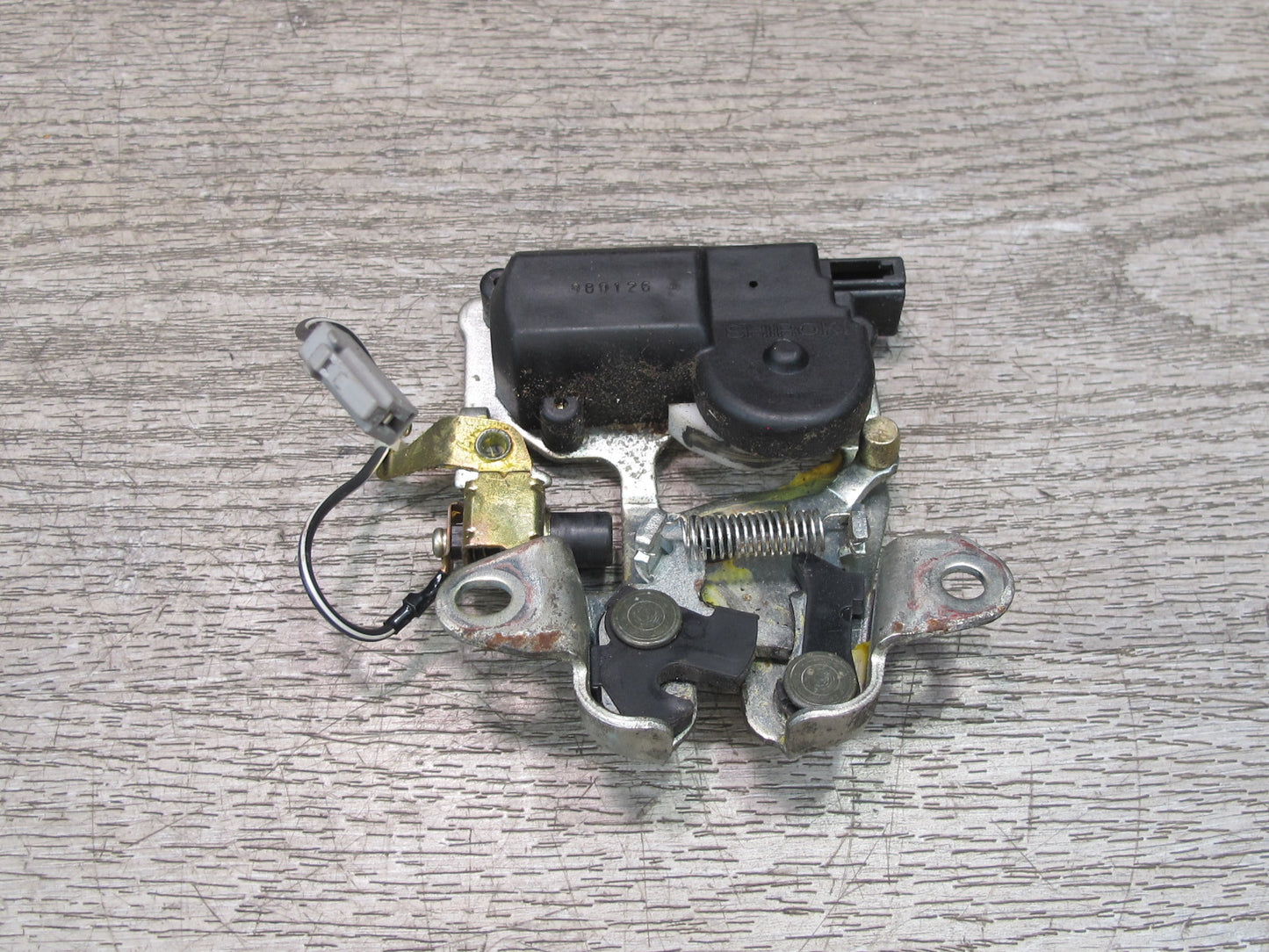 92-00 Lexus JZZ31L SC400 SC300 Rear Trunk Lid Lock Latch Actuator OEM