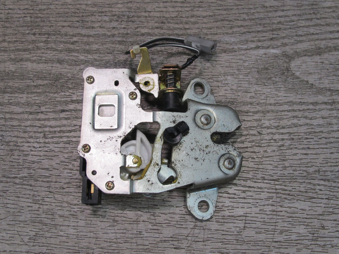 92-00 Lexus JZZ31L SC400 SC300 Rear Trunk Lid Lock Latch Actuator OEM