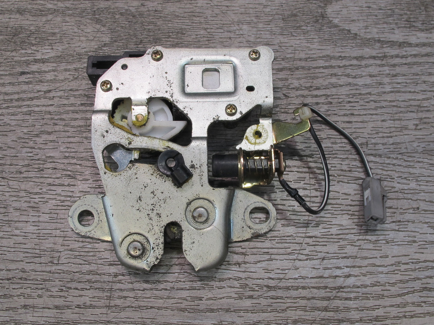 92-00 Lexus JZZ31L SC400 SC300 Rear Trunk Lid Lock Latch Actuator OEM