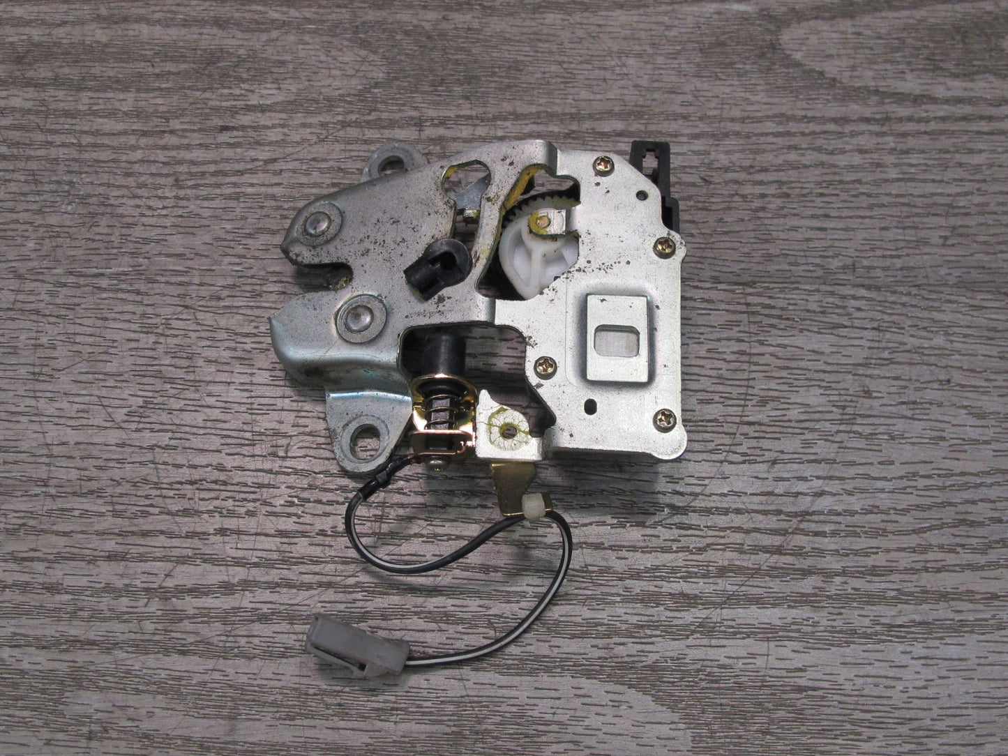 92-00 Lexus JZZ31L SC400 SC300 Rear Trunk Lid Lock Latch Actuator OEM