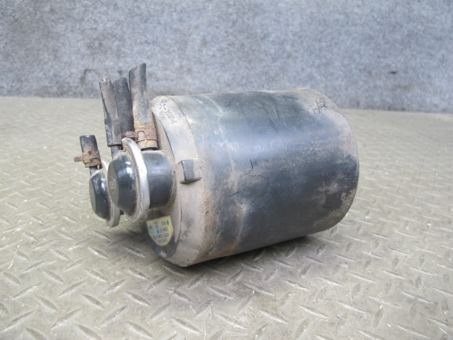 90-95 Nissan Z32 300ZX Turbo Fuel Evap Vapor Charcoal Canister 14950-40P01 OEM