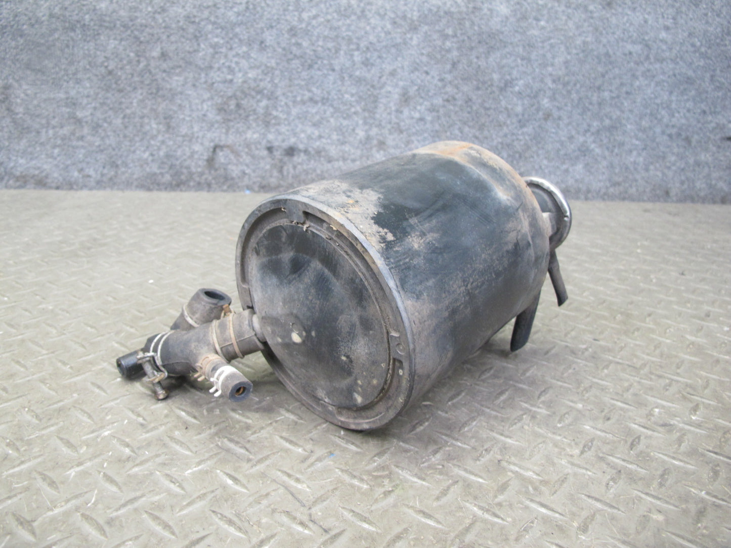 90-95 Nissan Z32 300ZX Turbo Fuel Evap Vapor Charcoal Canister 14950-40P01 OEM