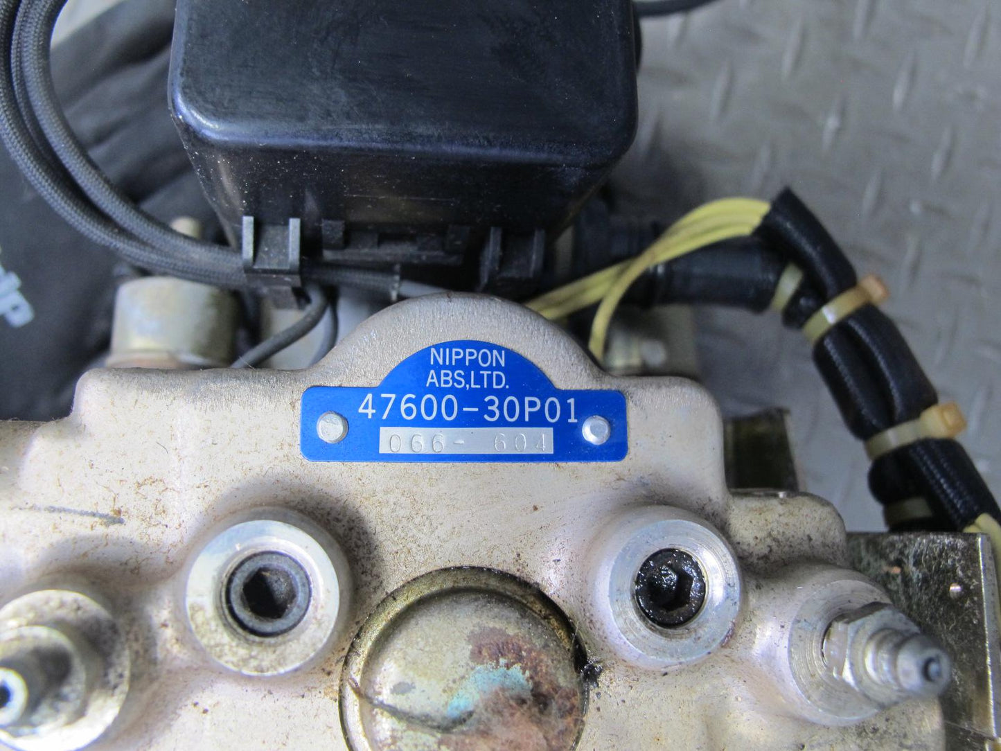 90-93 Nissan Z32 300ZX 2+0 Anti Lock Brake ABS Pump Module 47600-30P01 OEM