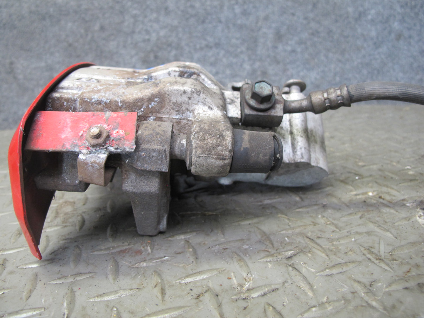 07-10 Saturn SKY Pontiac Solstice Rear Left & Right Brake Caliper Set 88K OEM