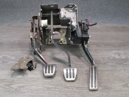 07-10 Saturn SKY M/T Transmission Clutch Brake Gas Acceleration Pedal Set OEM
