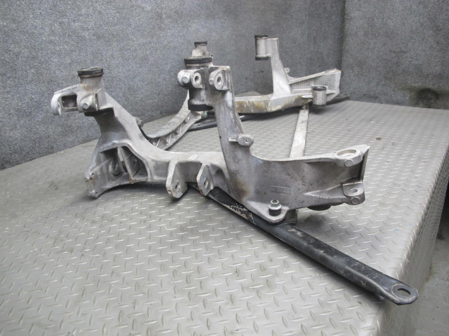 2002-2004 Porsche 911 996 3.6L RWD Rear Susp Sub Frame Crossmember Carrier Set
