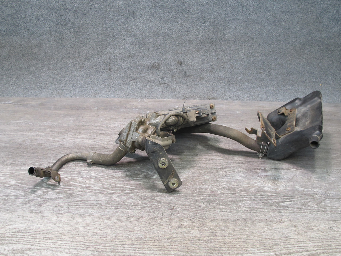 90-91 Nissan Z32 300ZX Turbo Left Auxiliary Secondary Smog Pump w Resonator OEM