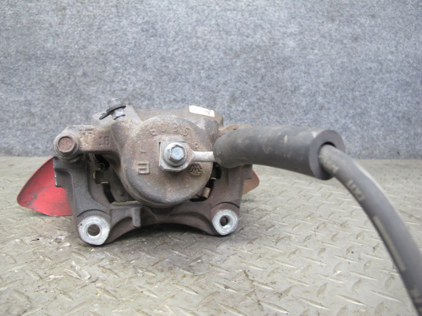 07-10 Saturn SKY Pontiac Solstice Front Left & Right Brake Caliper Set 88K OEM