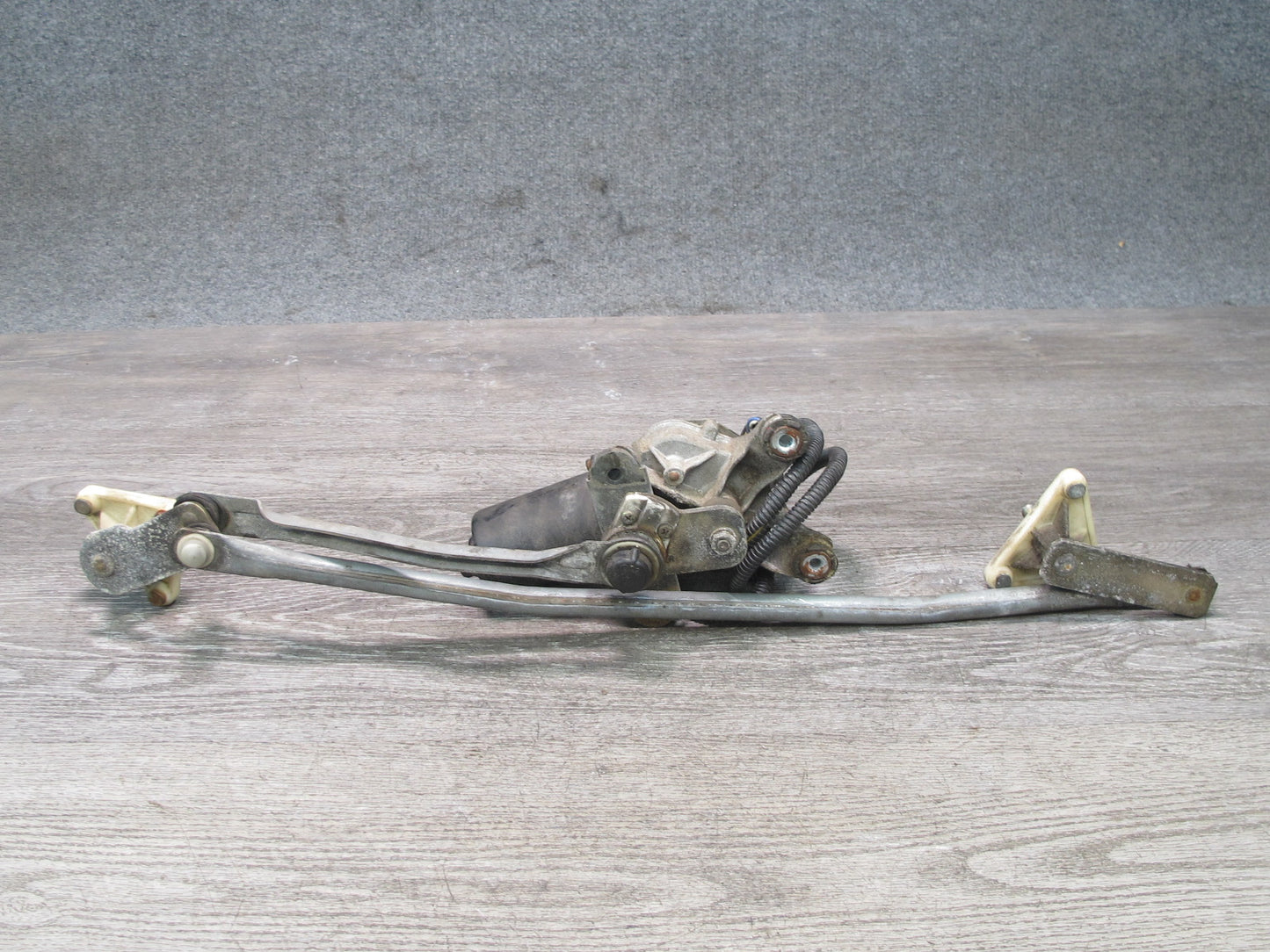90-96 Nissan Z32 300ZX 2+0 Windshield Wiper Transmission Linkage w Motor OEM