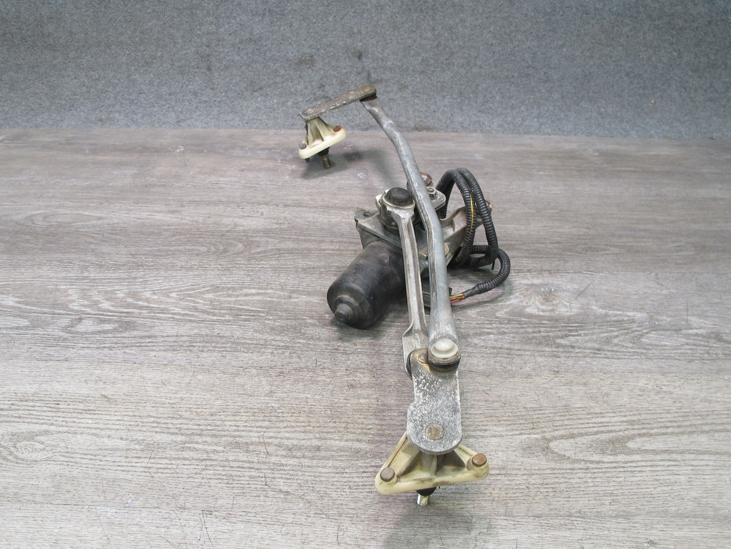 90-96 Nissan Z32 300ZX 2+0 Windshield Wiper Transmission Linkage w Motor OEM