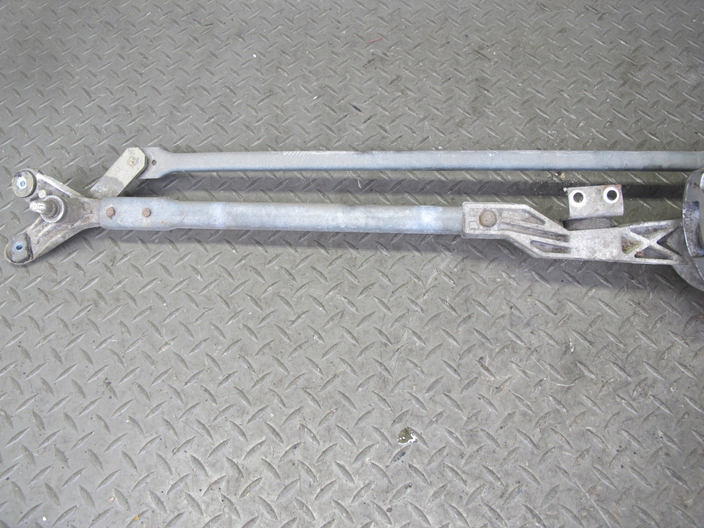 96-99 Mercedes W140 C140 CL Windshield Wiper Transmission Linkage w Motor OEM