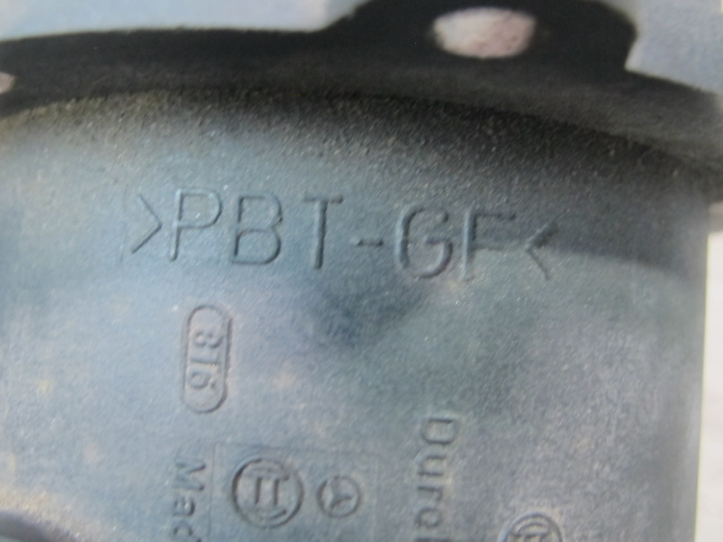 96-99 Mercedes W140 C140 CL600 S600 Mass Air Flow Meter MAF Sensor OEM