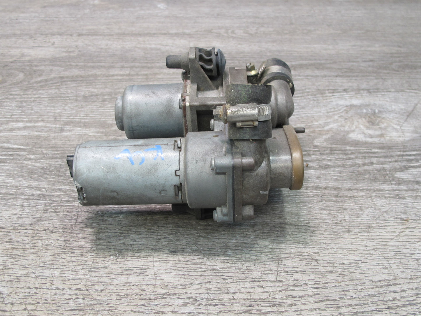 96-99 Mercedes W140 C140 S-class Heater Control Water Valve 0018301484 OEM