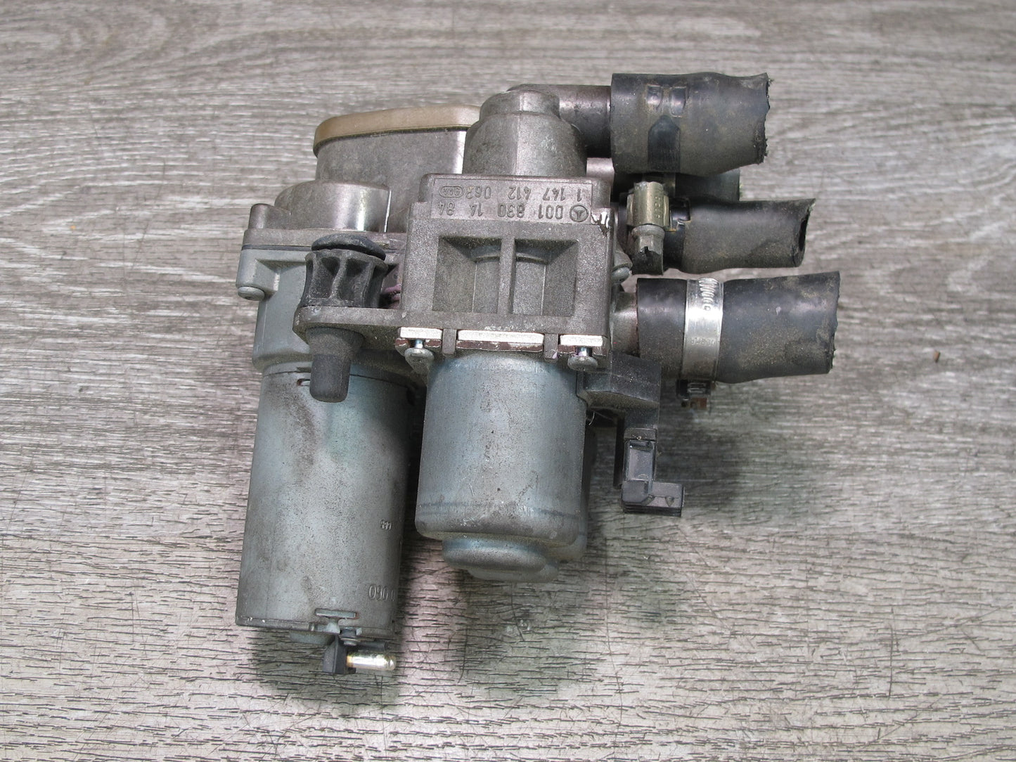 96-99 Mercedes W140 C140 S-class Heater Control Water Valve 0018301484 OEM