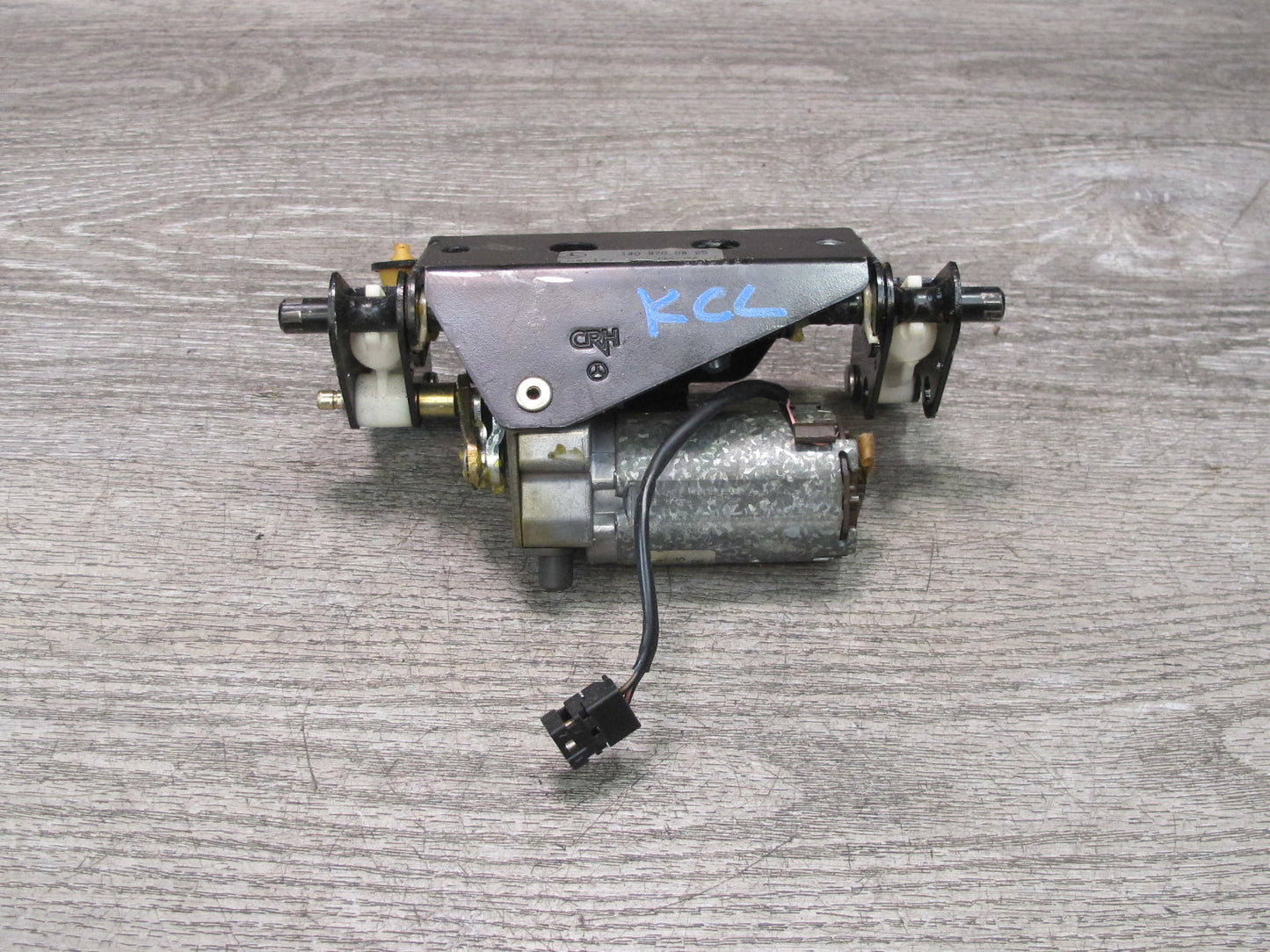 96-99 Mercedes W140 C140 Cl-class Coupe Rear Seat Headrest Motor 1409700825 OEM